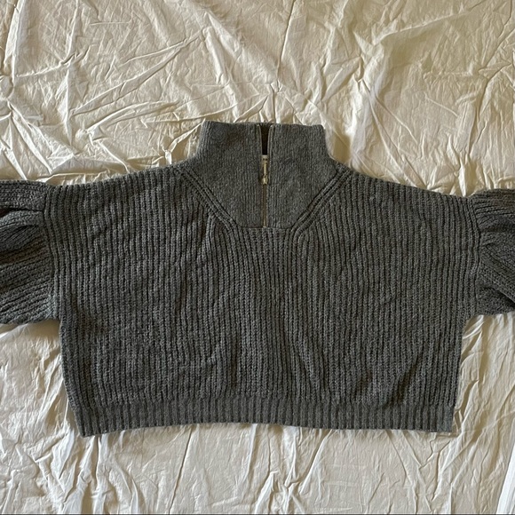 Relaxed crop knit sweater with half zip high neck in gray - Picture 6 of 7